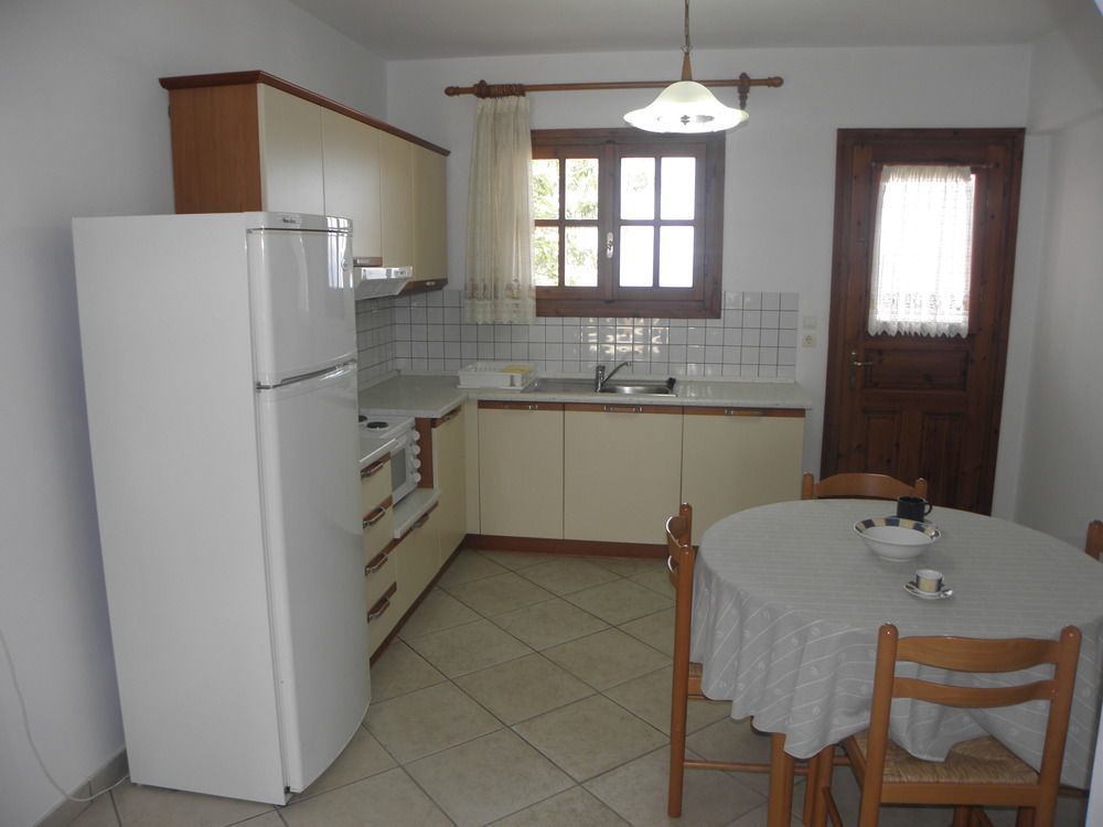 ארכאנגלוס Lakonia Bay Apartments מראה חיצוני תמונה